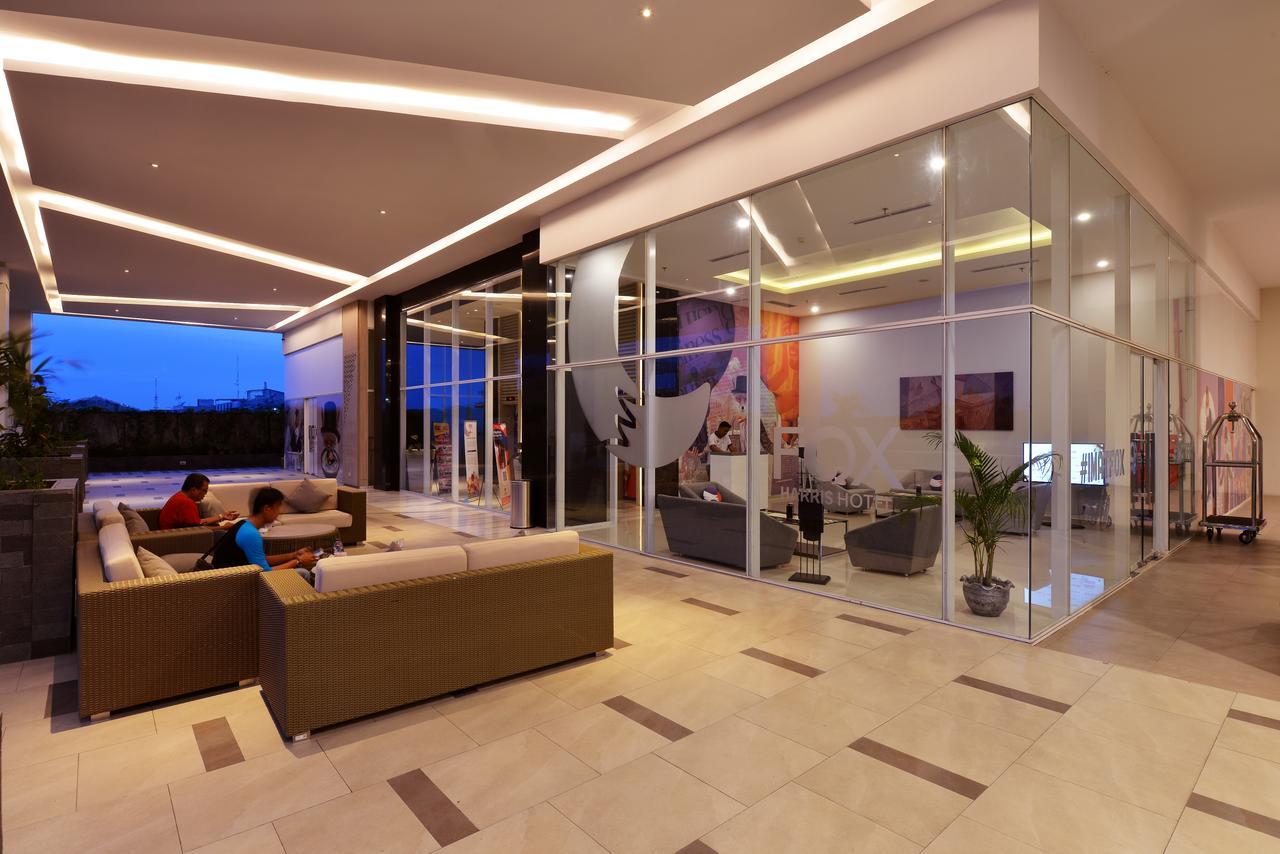 FOX Hotel Pekanbaru Exterior foto